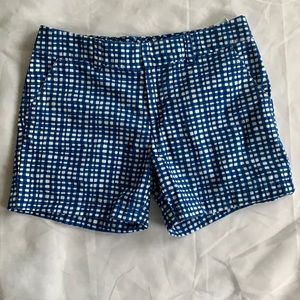 TOMMY HILFIGER BLUE AND WHITE SHORTS SIZE 4